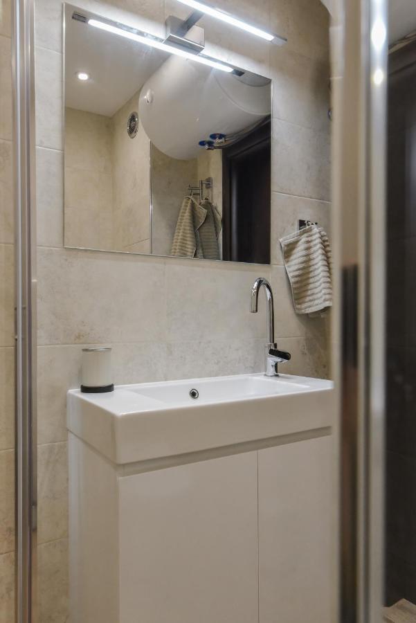 The Grunge Spot - Charming New 1-Bedroom By Flat Mаnager Szófia Kültér fotó